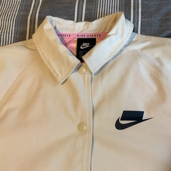 Nike jacket - Picture 2 of 10